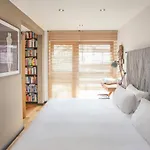 ※ Relaxing Home- Parking & Gorgeous Gardens