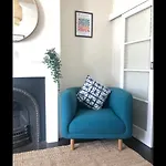 Spacious*Close To City*Parking*Dogs Allowed