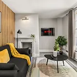 Modern Apartment In The Heart Of Bath