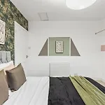 Boutique Abode In Central Bath - Parking