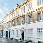 Stunning Central Bath Apartment