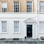Stunning Central Bath Apartment