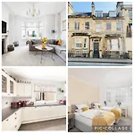 5 Bedroom Magnificent Georgian Townhouse- City Centre