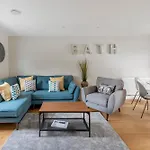 1 Victoria Place