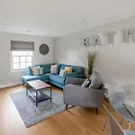 1 Victoria Place