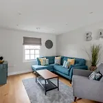1 Victoria Place