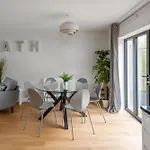 1 Victoria Place