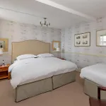 Royal Hotel