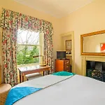 Oyo Bailbrook Lodge, Bath