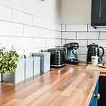 Beautiful Character 3 Bed City Centre Apartment