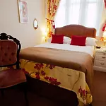 Crescent Guest House