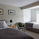 Osric Apartment