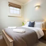 Stunning Royal Crescent Apartment With 3 Bedrooms