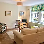 Lauras Townhouse Apartments Garrard\'S Retreat