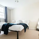 The Lapis Lounge - Large 3Bdr House At River Avon