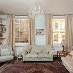 Chatham House - Central Townhouse