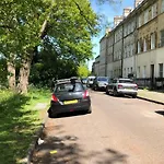 Grosvenor Place Spacious Studio Apartment