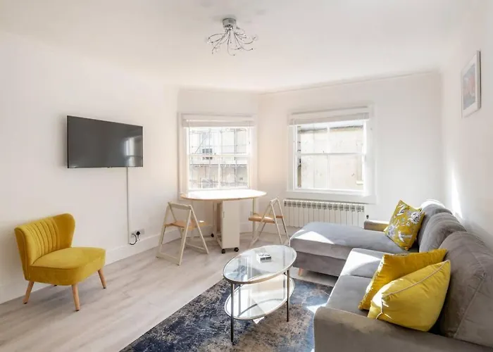 2 Bed City Centre Apartment 1 Min From Bath Abbey