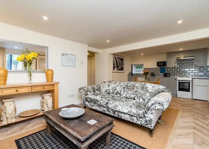 Pass The Keys Lovely 1 Bed Apartment With Free Parking