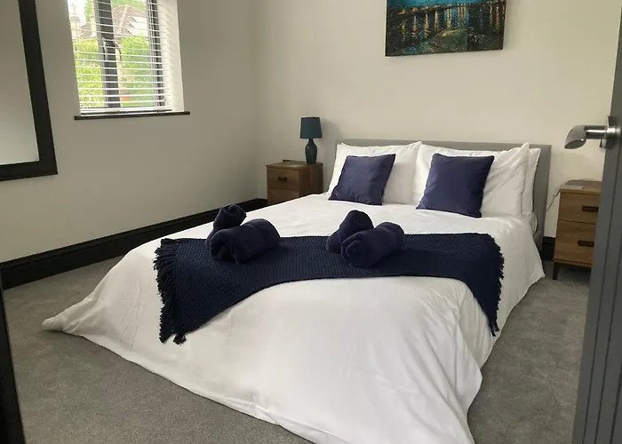 Little Elm - Luxury Home From Home, Free Parking, 30-40 Mins Walk From Bath City Centre