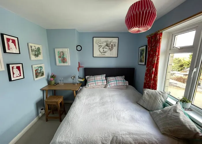 Artist\'S Home With Views Over Bath