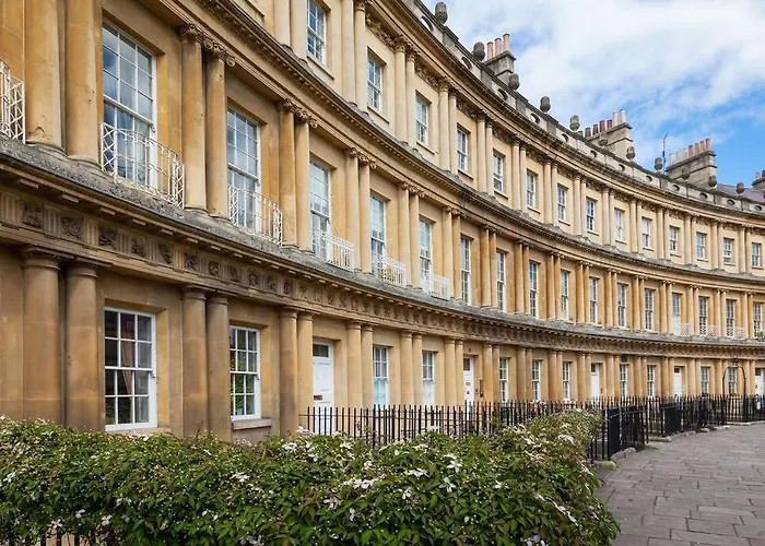 Pure B - Welcoming Bath City 3 Bed House Free Parking & Wifi