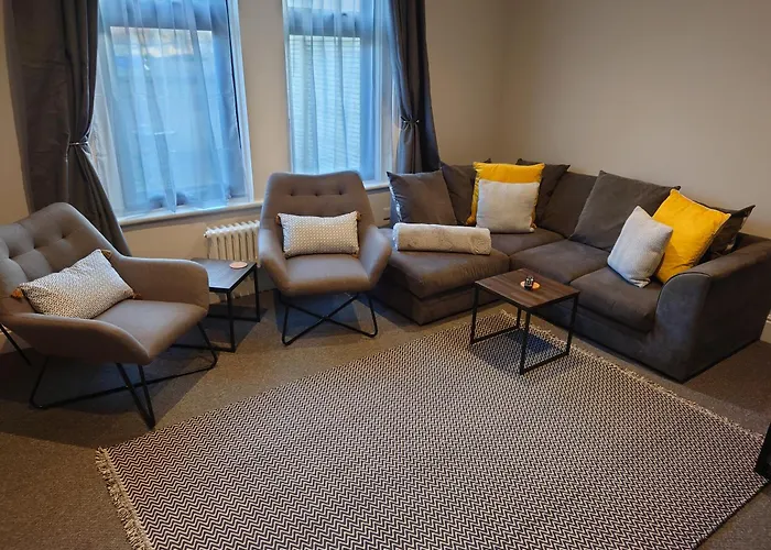Newly Renovated 2-Bed Bungalow