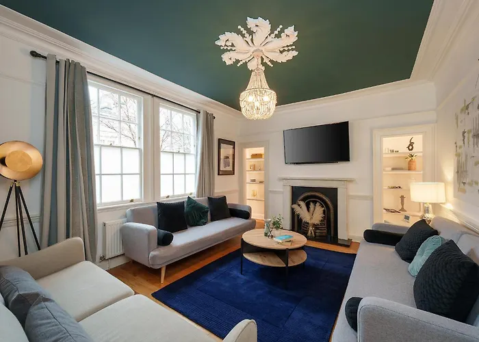 The Haze House - 4 Bed Townhouse