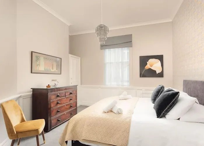 St James Apartment - Central Location