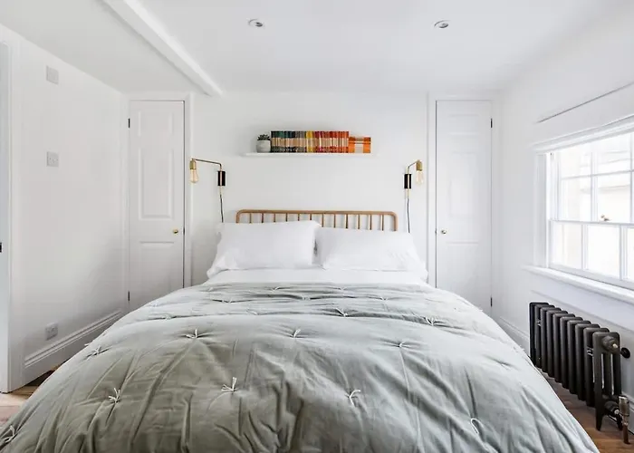 Central Georgian Townhouse With Free Parking