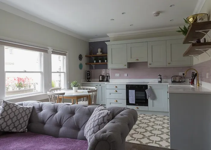 Vesta Central Bath Apartment