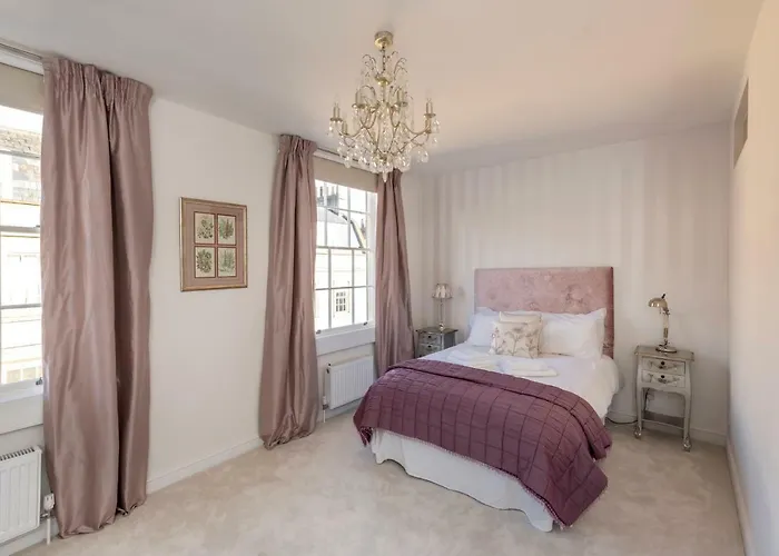 Chatham House - Central Townhouse