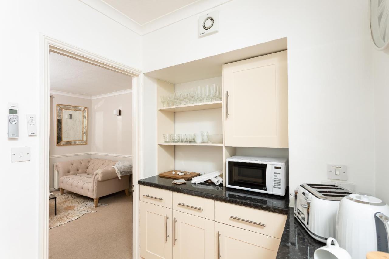 Price & Weeks - Heart Of Holiday home Bath