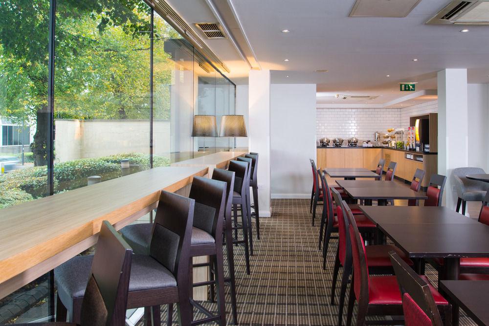 Express By Ihg Hotel Bath