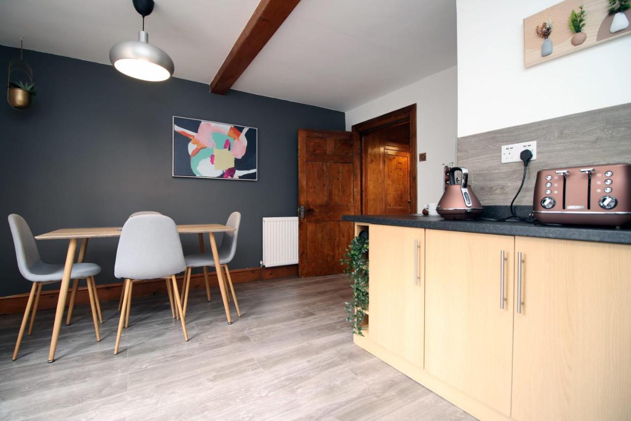 Apartment Julian's Place By Staybc