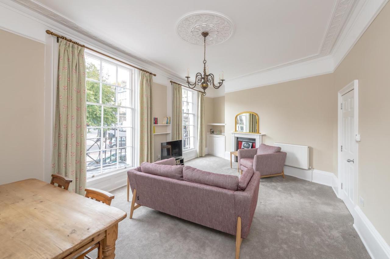 Apartment Spacious Maisonette With Parking - 10 Mins Walk From Abbey - 2 Bed & 2