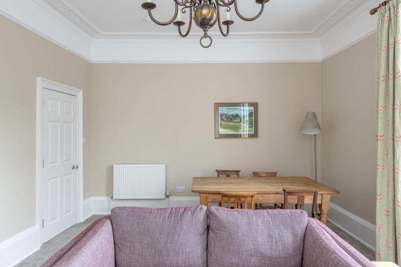 Spacious Maisonette With Parking - 10 Mins Walk From Abbey - 2 Bed & 2
