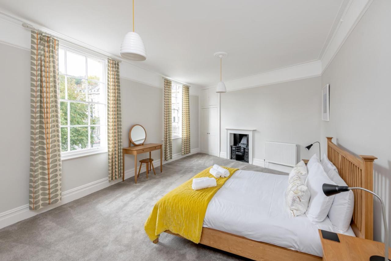 Spacious Maisonette With Parking - 10 Mins Walk From Abbey - 2 Bed & 2 Apartment Bath