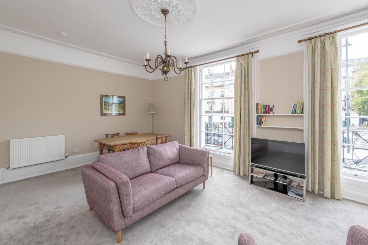 Spacious Maisonette With Parking - 10 Mins Walk From Abbey - 2 Bed & 2 Apartment Bath