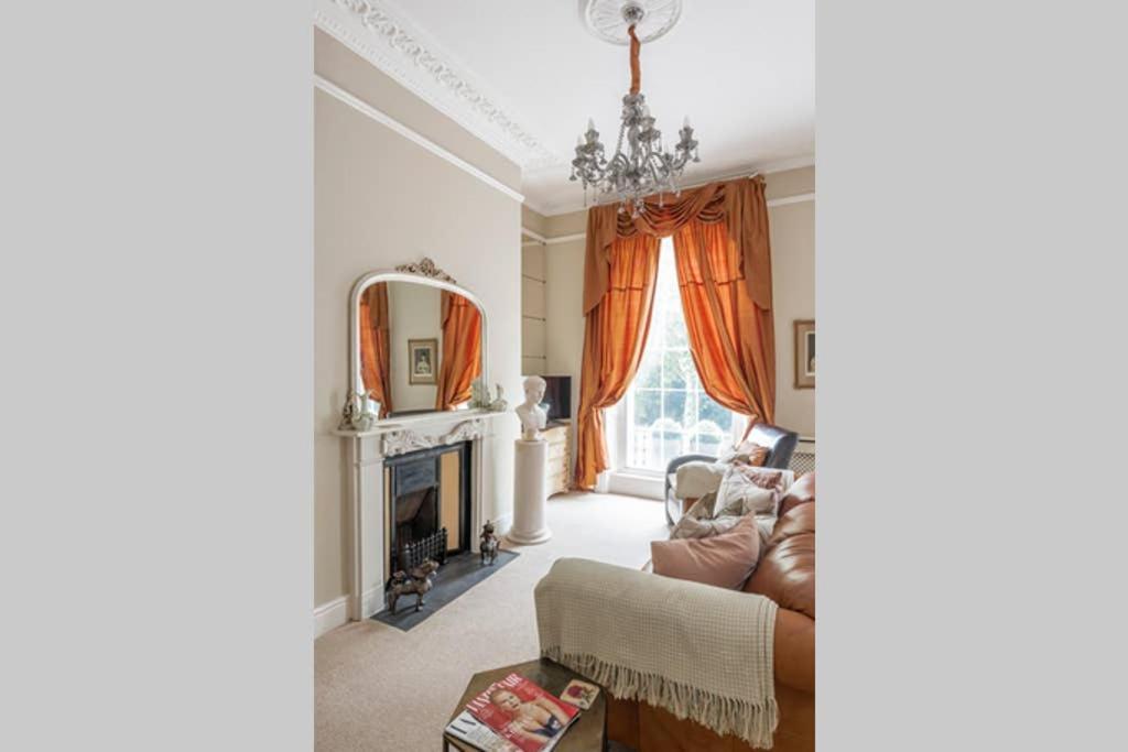 Beautiful Studio With Private Outside Terrace Apartment Bath