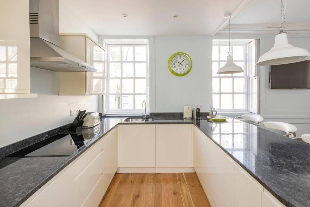 Beautiful Apartment, Incredible Central Location *
