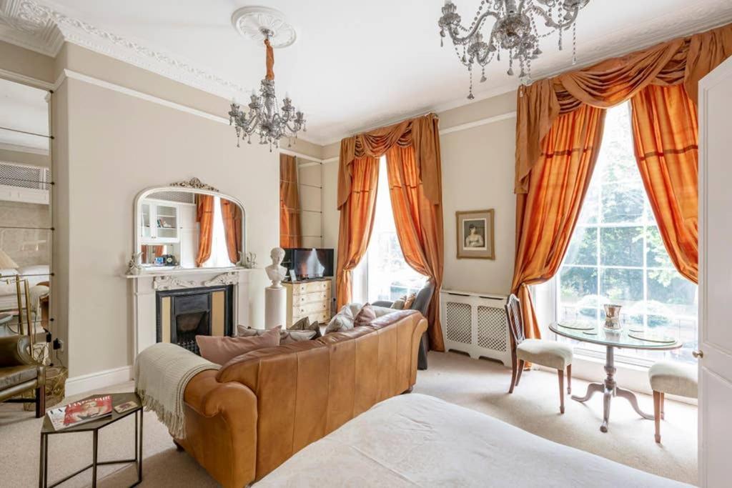 Beautiful Studio With Private Outside Terrace *