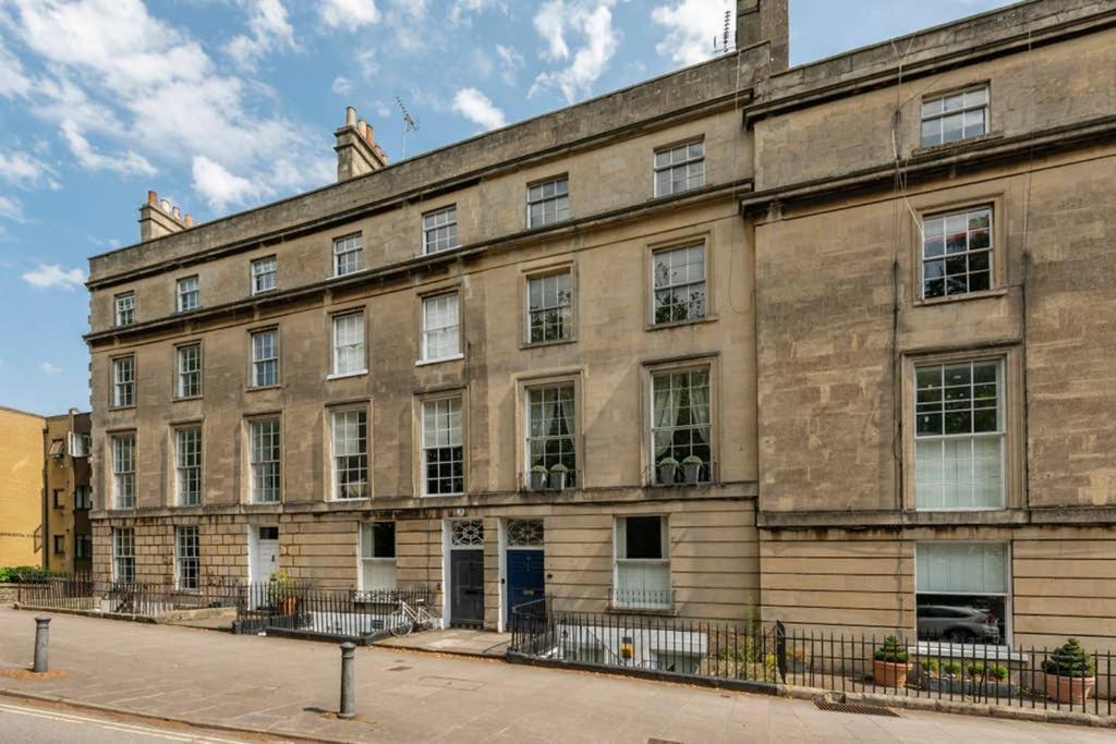 Beautiful Studio With Private Outside Terrace Apartment
