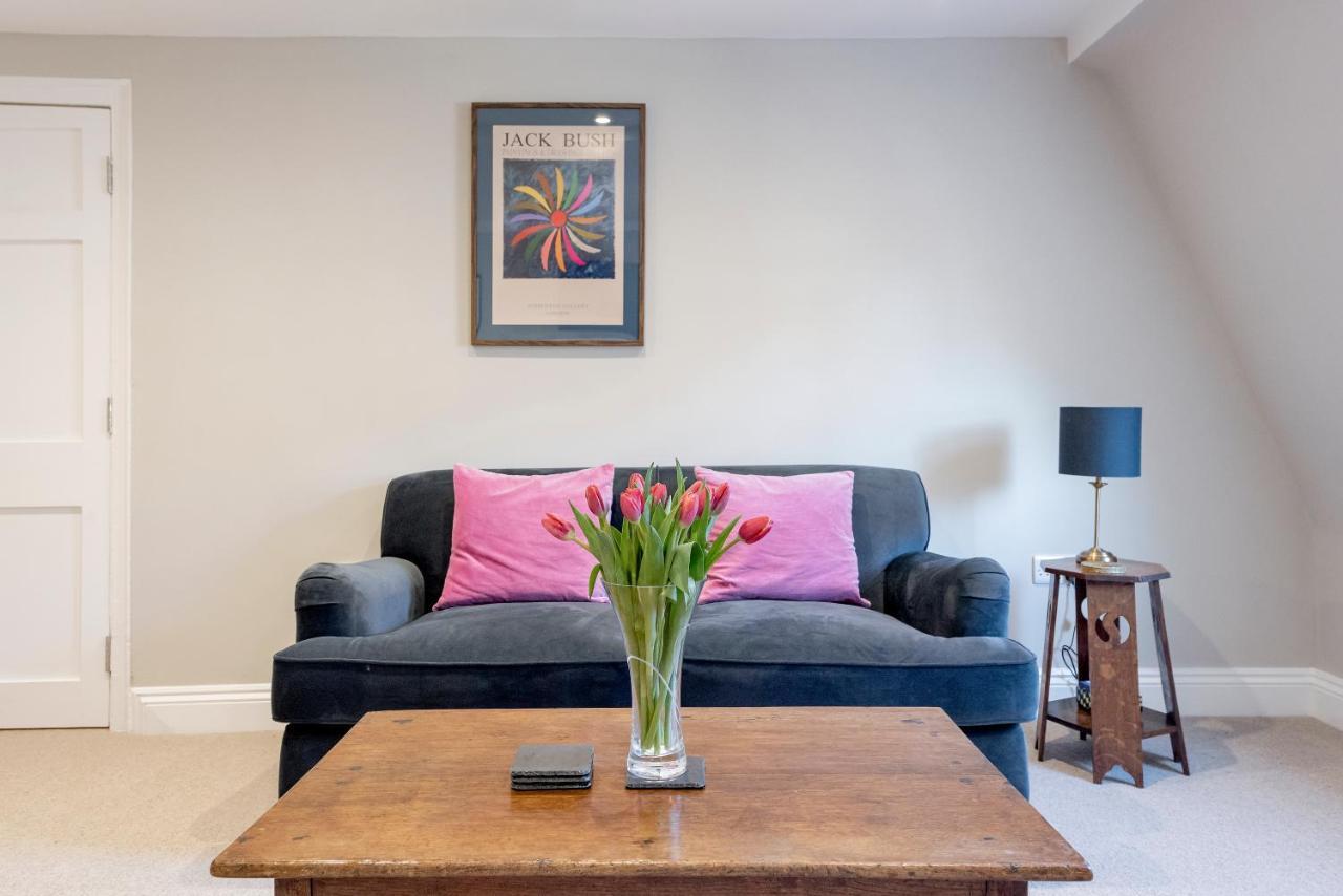 Stunning & Milsom Street Apartment Bath