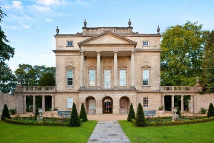 Stunning & Milsom Street Apartment Bath