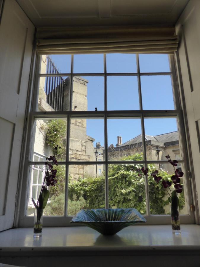 Georgian Garden Flat With Free Parking Apartment *