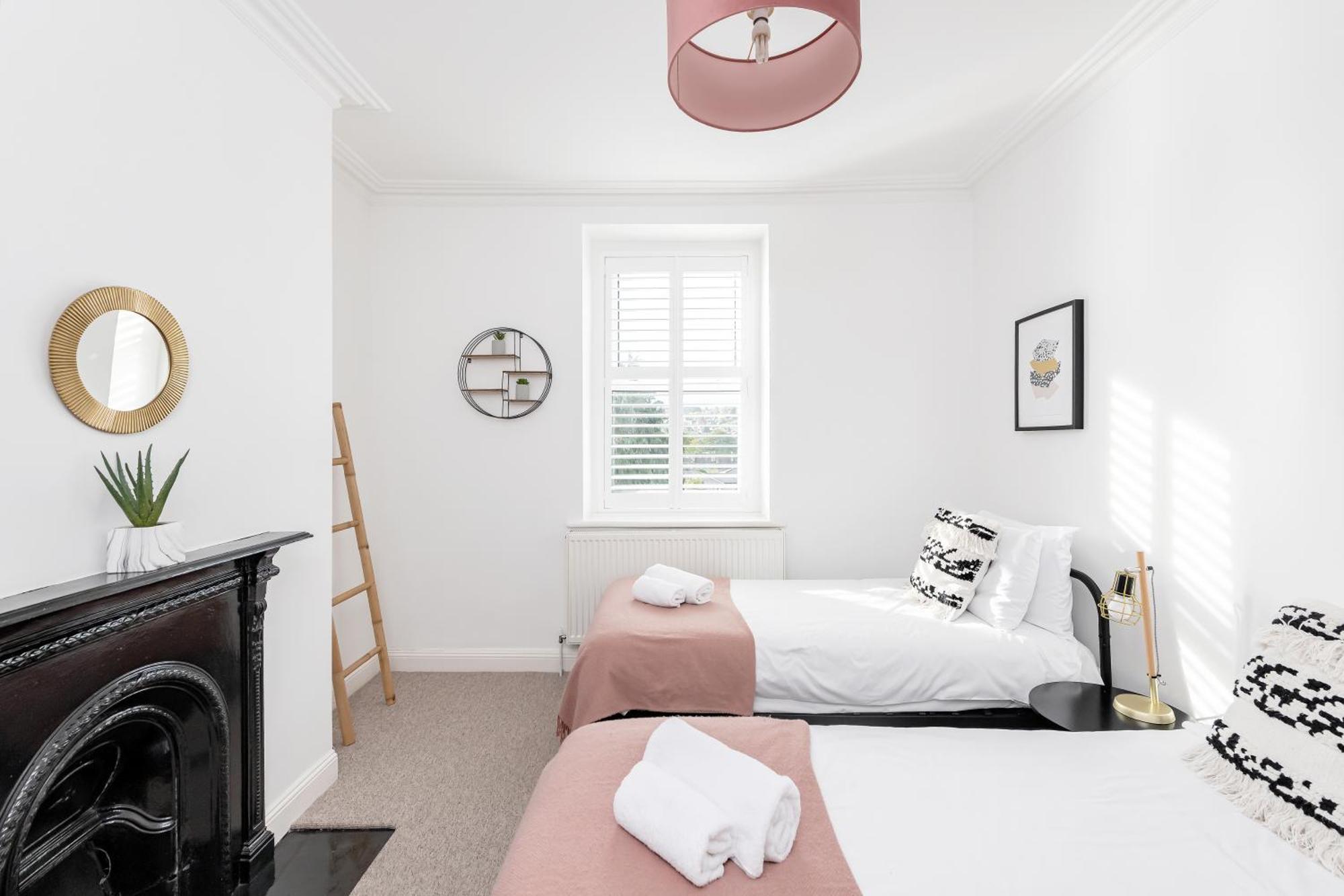 Apartment Modern & Spacious 2 Bedroom Maisonette Bath