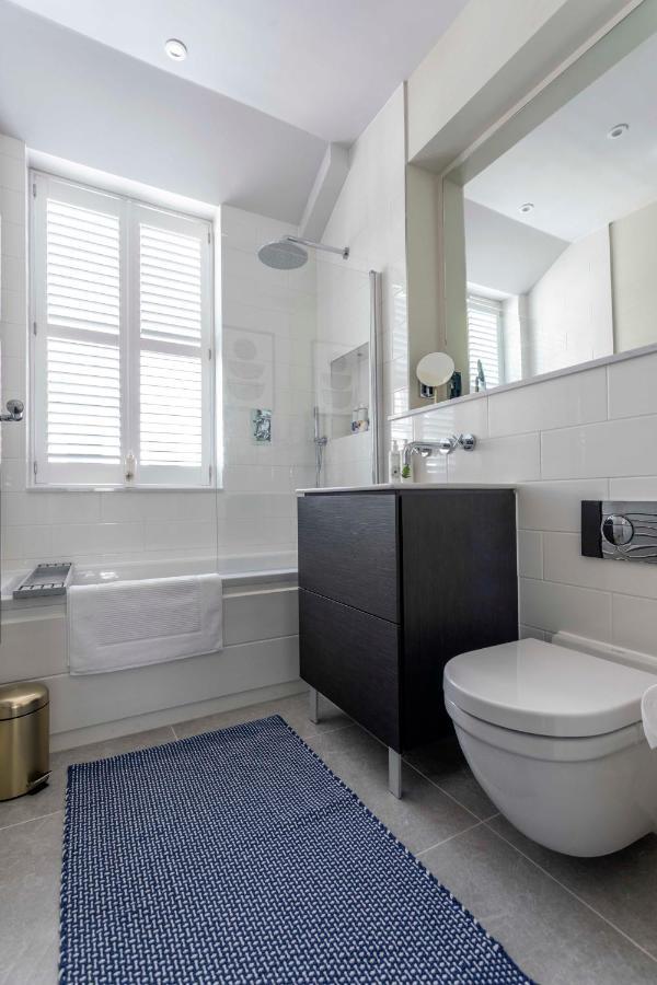 Hope Place View: Modern Centre Apartment Bath