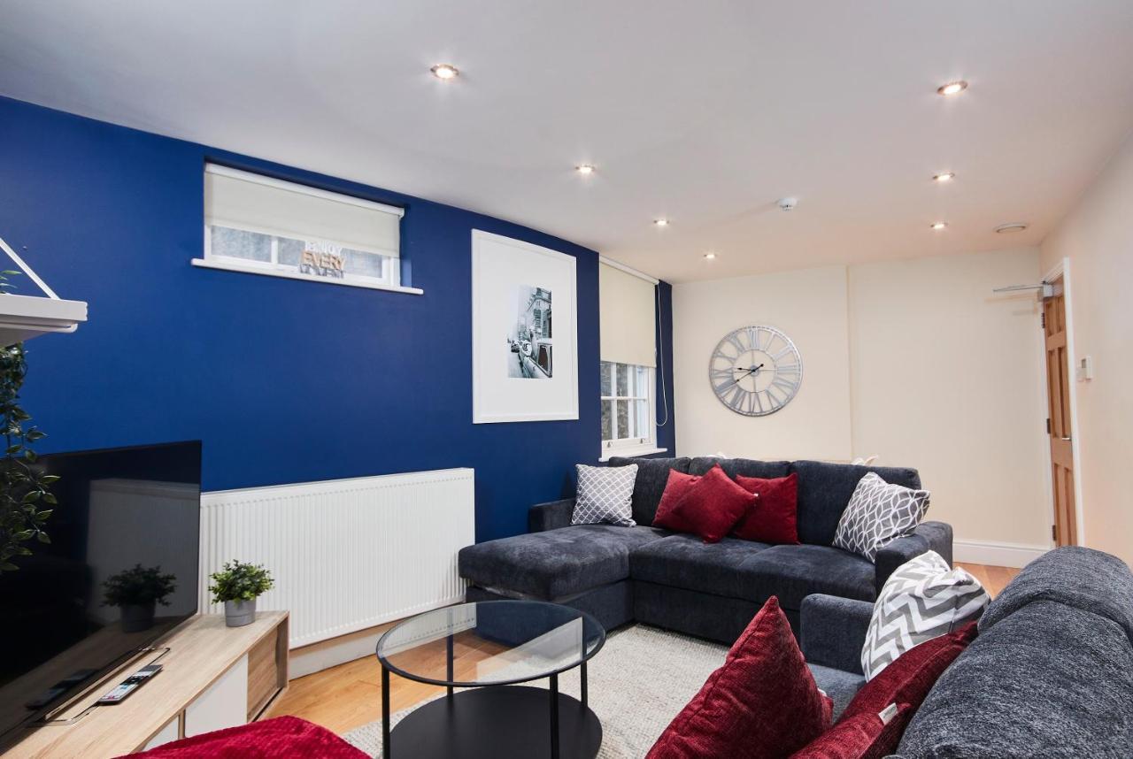 Stunning Hepburn Suite! Apartment *