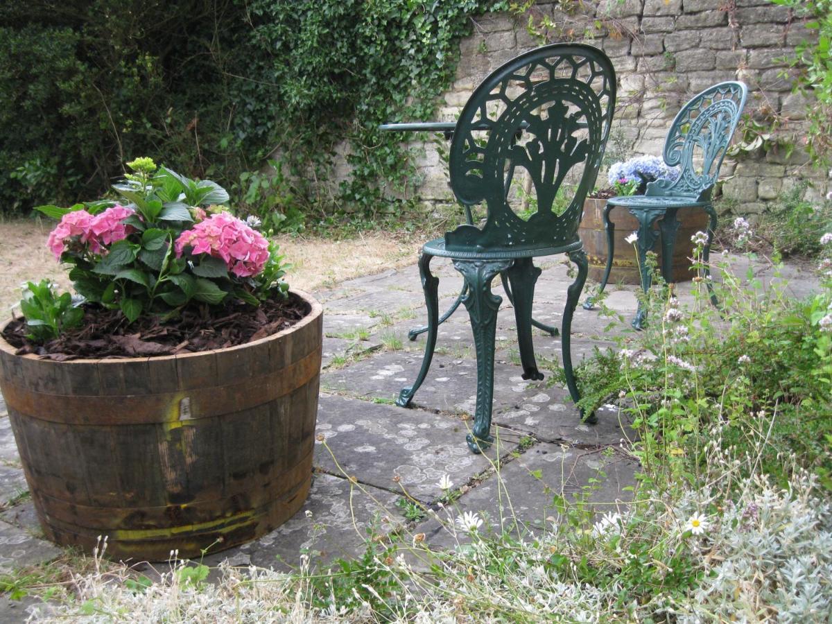 Georgian Garden Flat With Free Parking